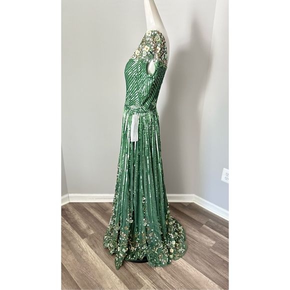 MAC DUGGAL SEQUIN & FLORAL EMBELLISHED EVENING GOWN - Picture 8 of 12